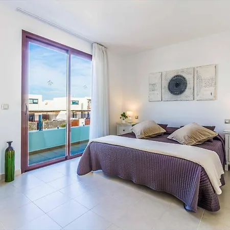 Anibal Villa *